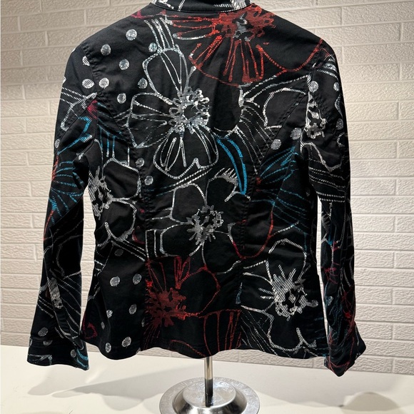 Chico's Women’s Long Sleeve Floral Print Button Up - Picture 2 of 3